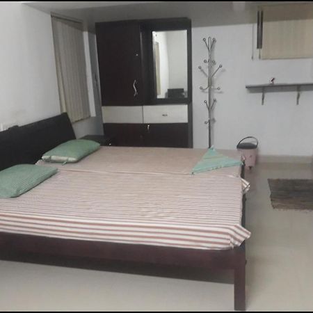 Abru'S Holidays International Travelers Alappuzha Exterior foto