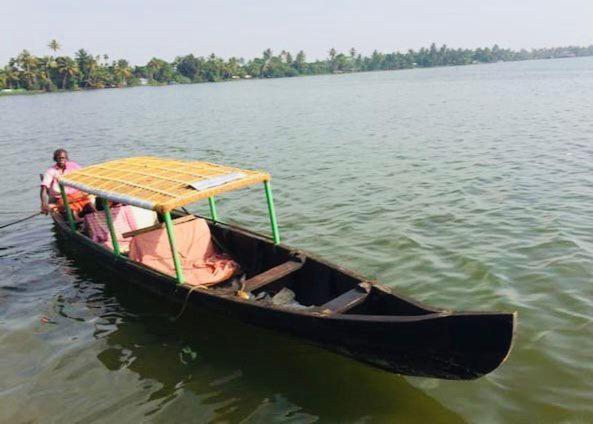 Abru'S Holidays International Travelers Alappuzha Exterior foto