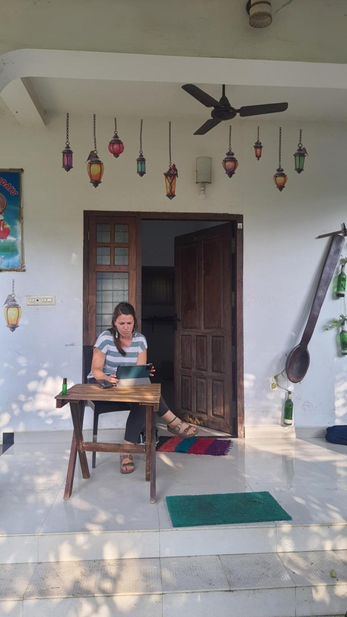 Abru'S Holidays International Travelers Alappuzha Exterior foto