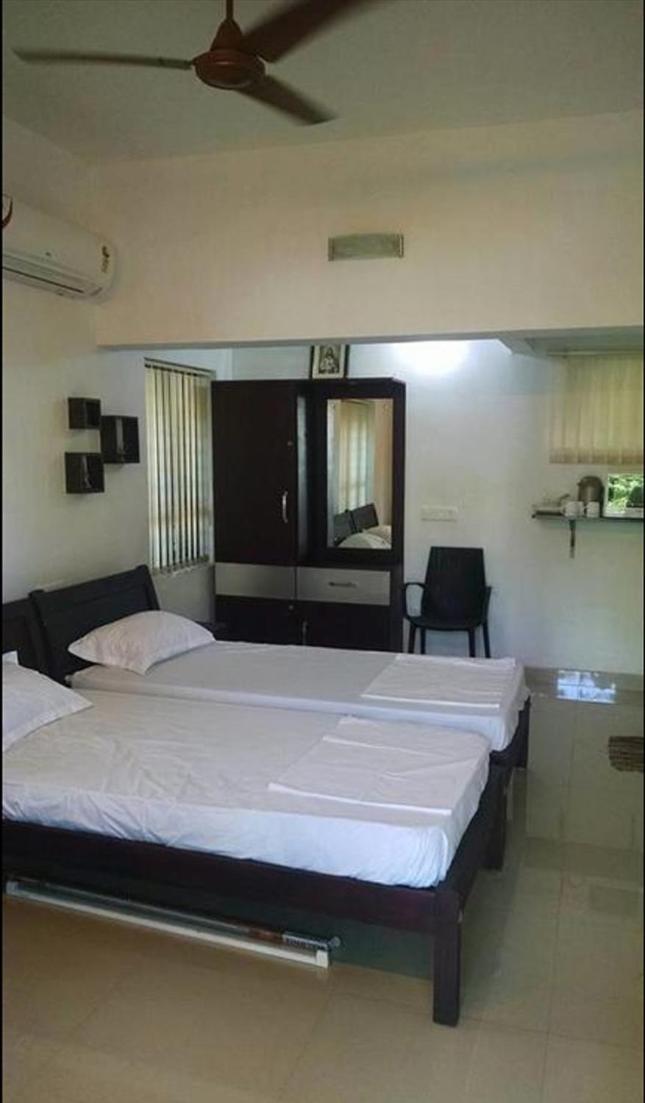 Abru'S Holidays International Travelers Alappuzha Exterior foto