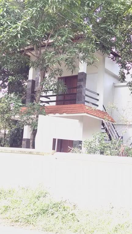 Abru'S Holidays International Travelers Alappuzha Exterior foto